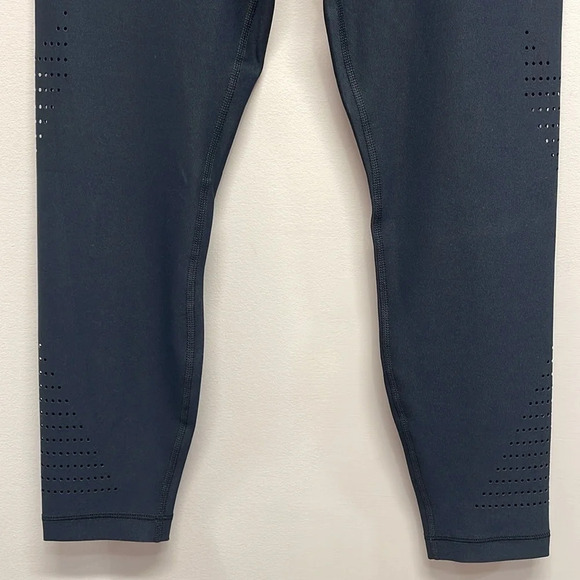 NWT 90 Degree By Reflex 7/8 Ankle Tight Legging Black Perforations M - Picture 3 of 15